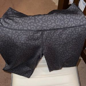 brand new without tags arie leggings